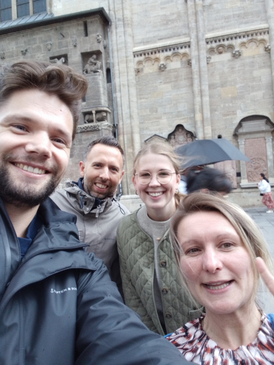 Team ViennOn mit einem Selfie